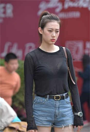 女主成了阿飘男主姓霍