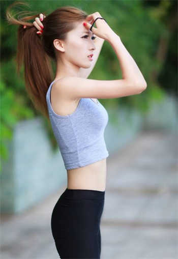 丈夫住院妻子探望如如