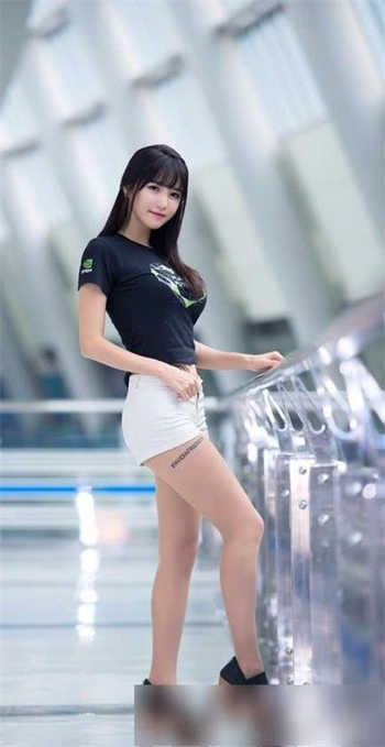 在电梯被快递员完整版