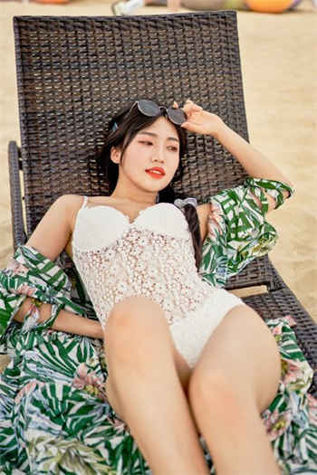医院里揉胸激烈吻戏的