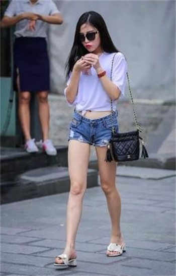 适合夫妻二人看电影毛毛虫
